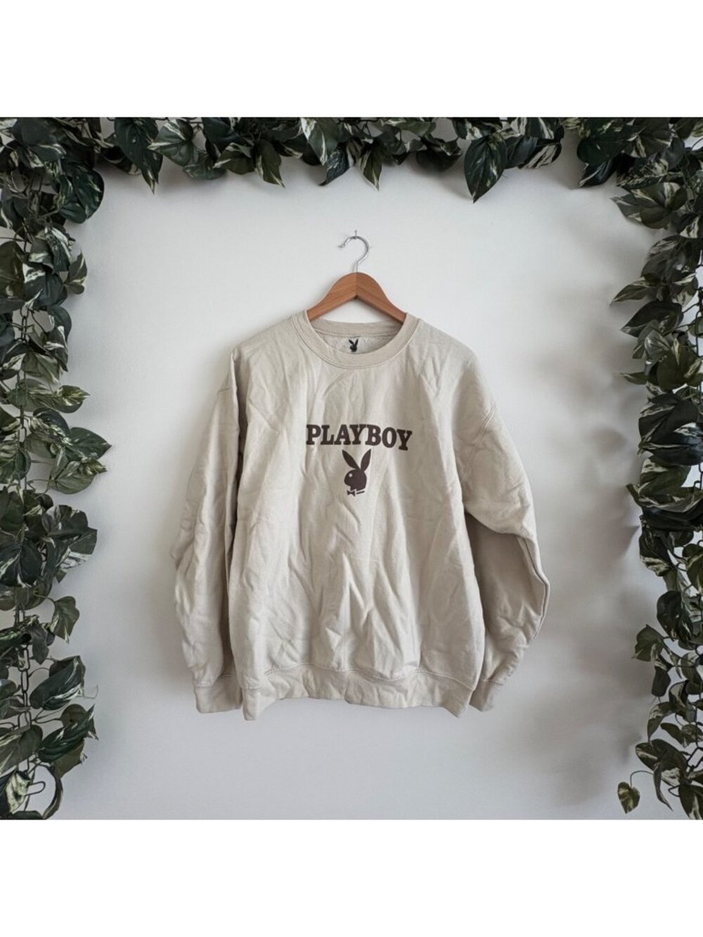 Playboy Logo Graphic LS Crewneck Pullover Sweatshirt Cream Men’s Size L